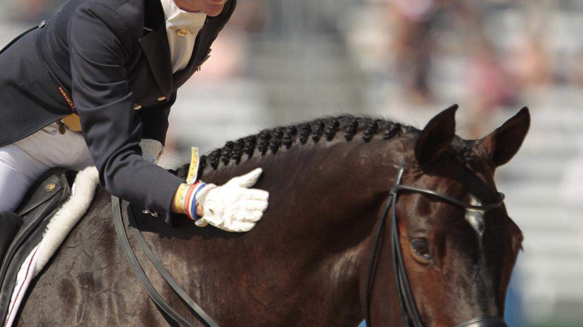 100929WEGSS-DressagePA			

