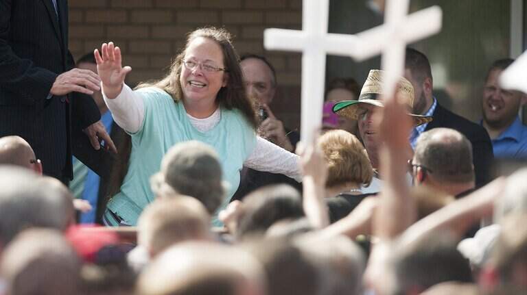 Kim Davis accused of hiding inheritance to avoid paying gay couple $565K judgment