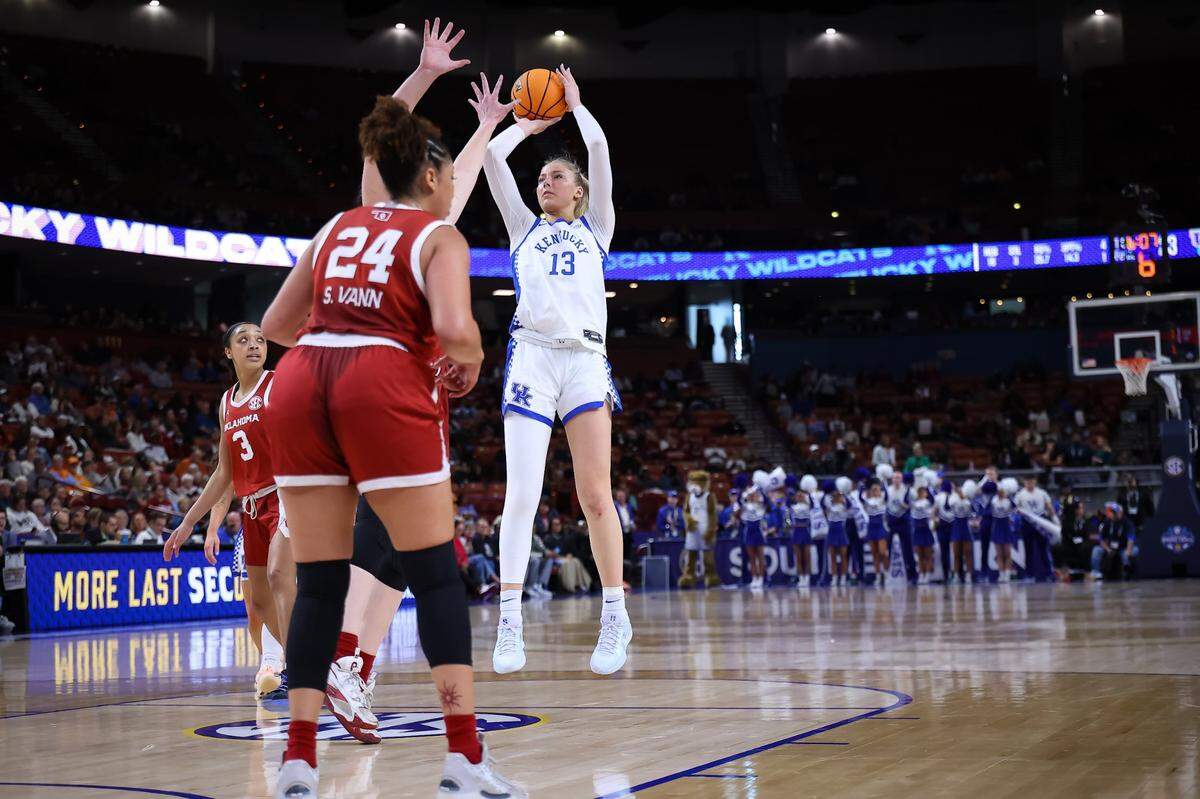 Clara Strack finished Friday’s game with a double-double but also contributed six of Kentucky’s 20 turnovers.