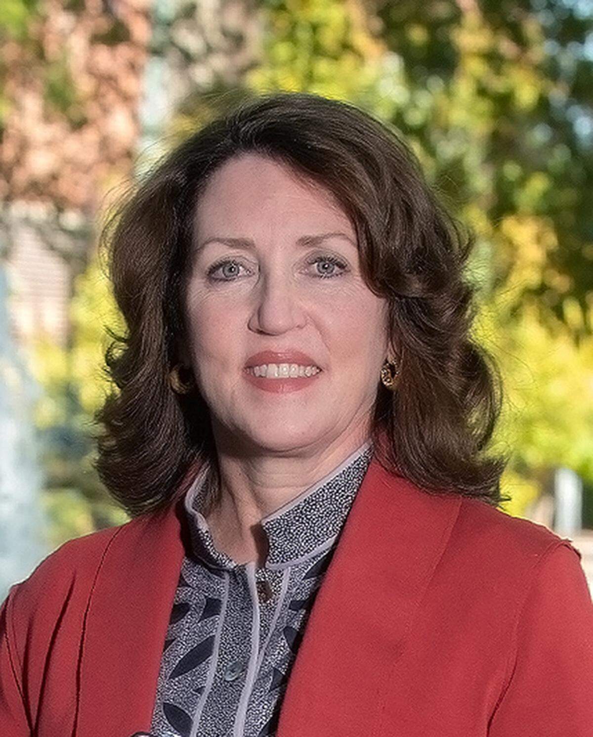 Leslie Smart