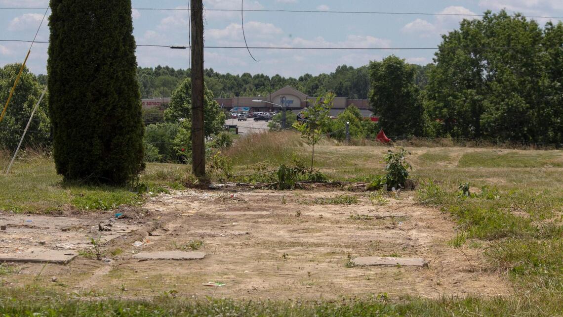 Residents who were forced to move from Eastern Kentucky mobile home park sue city