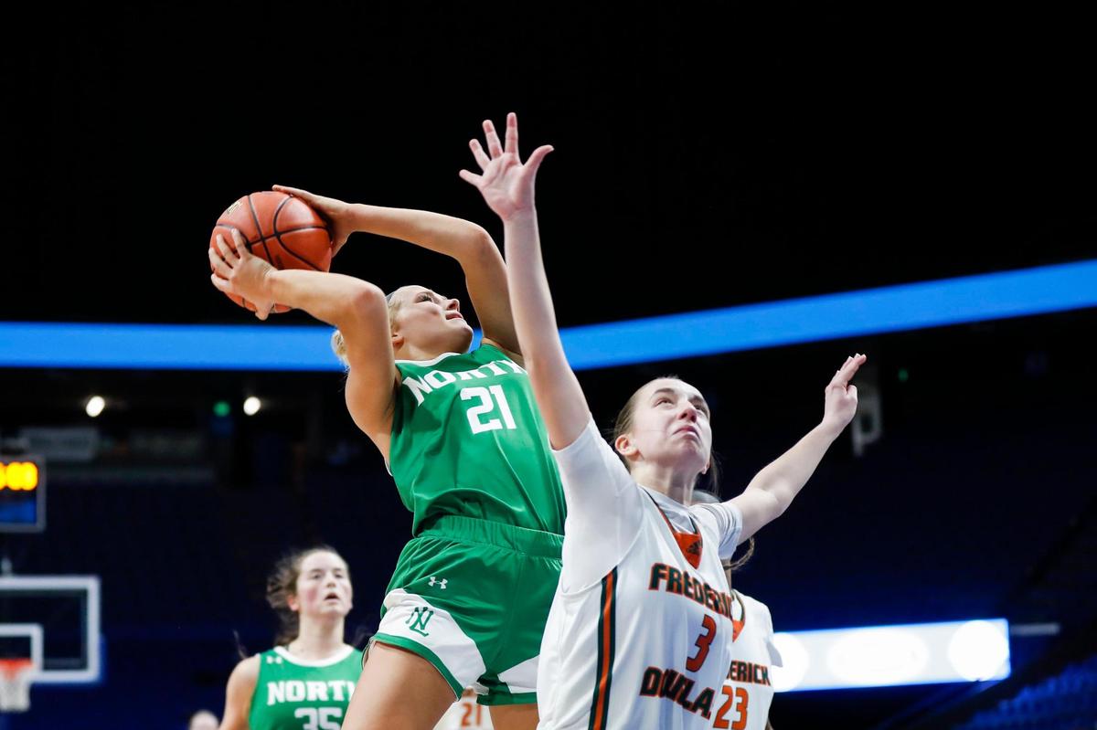 Brooke Nichelson (21) scored a game-high 26 points to help lead North Laurel to the win.