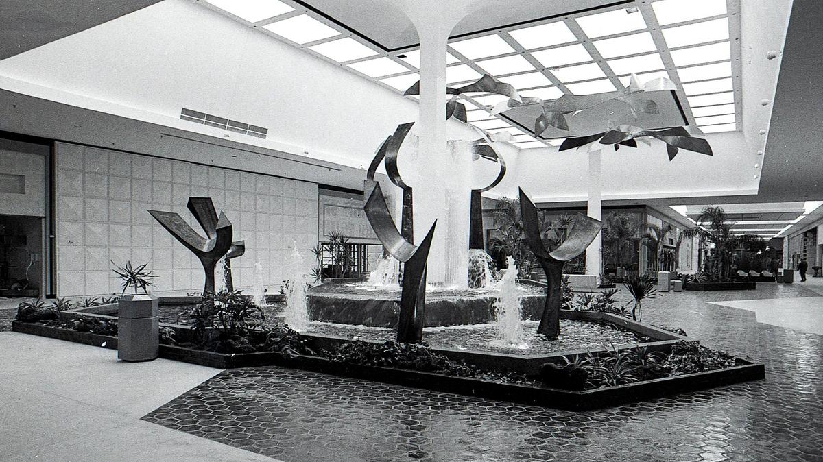 See pictures of Fayette Mall when it opened: Palm trees, seats for ‘bored husbands’