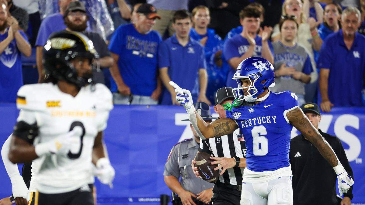 Kentucky wide receiver Dane Key (6) caught three passes for 60 yards in UK’s weather-abbreviated 31-0 win over Southern Mississippi in last week’s season opener. Last season, in Kentucky’s 17-14 loss at South Carolina, Key, a Frederick Douglass High School product, caught four passes for 51 yards.