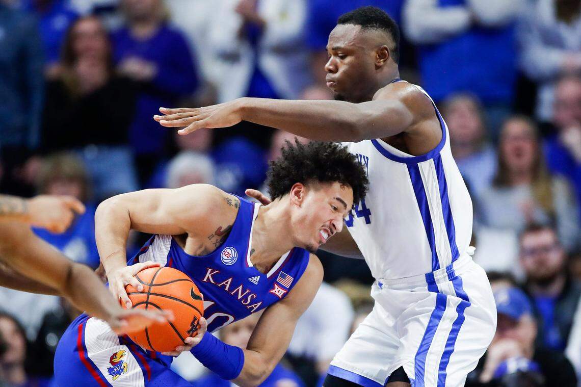 Kansas forward Jalen Wilson (10) scored 22 points to lead the Jayhawks to a 77-68 victory over Kentucky and UK star Oscar Tshiebwe (34) in last season’s SEC/Big 12 Challenge in Rupp Arena. Tshiebwe had 18 points, nine rebounds and four assists for UK.