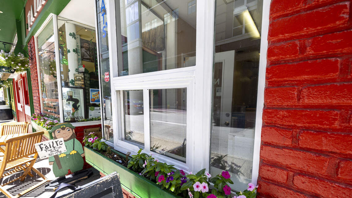 Downtown Lexington restaurant reopening with help from another dining spot