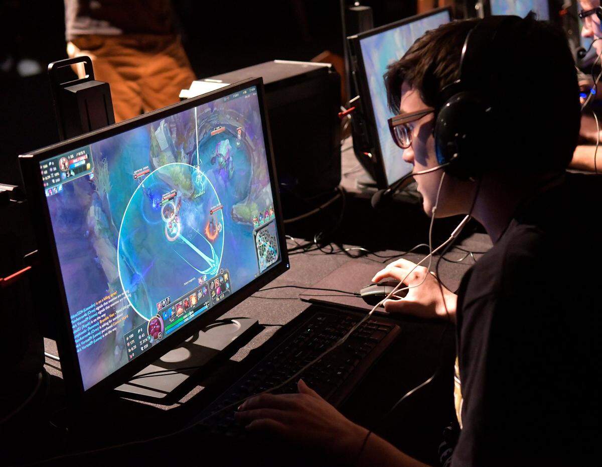“You’ve gotta communicate and tell each other what to do on the multitasking, and then when it all comes down to it, we need to gather together and know what our strengths and weaknesses are when we’re all together,” said Trey Gordon, a sophomore who helped Boyle County win the inaugural KHSAA/PlayVS esports “League of Legends” state championship.
