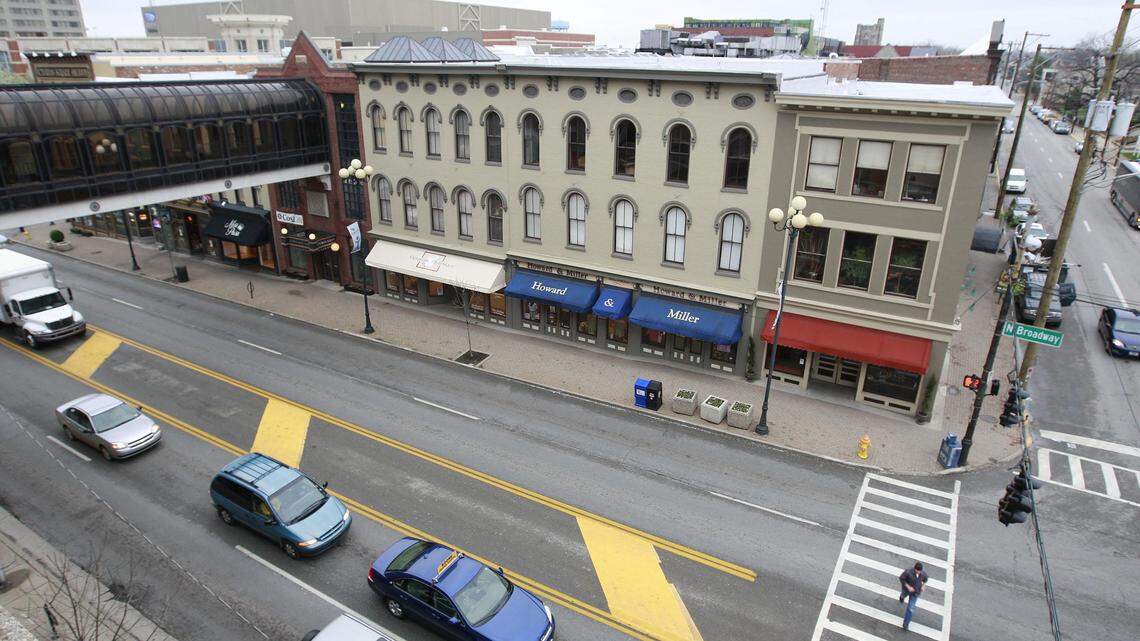 Victorian Square at West Main and North Broadway in Lexington, Ky., Friday, April, 3, 2009. Victorian Square will soon be basically designated an entertainment district so people can from one bar inside Victorian Square to another with open containers.  Photo by Charles Bertram | Staff