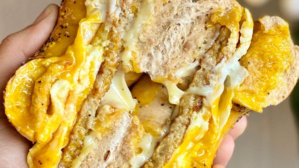 Over a dozen bagel flavors, breakfast and lunch sandwiches, soups, salads and other baked goods highlight the menu at Lexington-based Great Bagel. The franchise, which owns two locations, is taking the next step to Louisville, marking its first restaurant outside of Lexington.