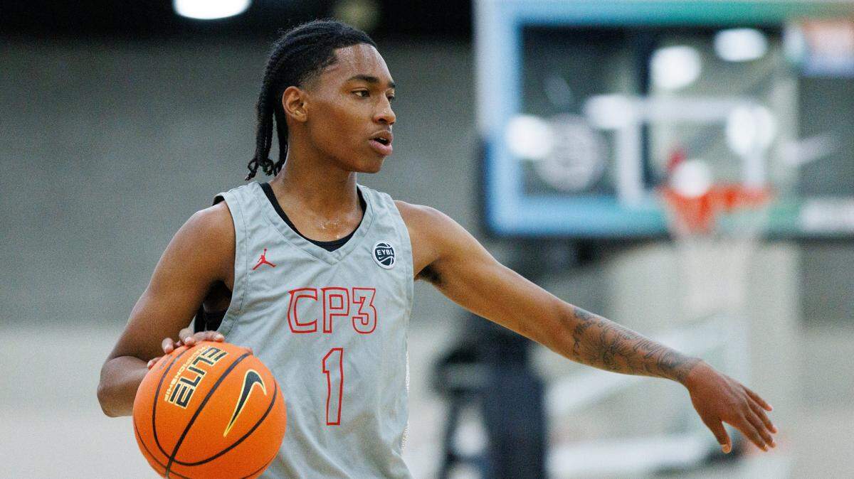 Robert Dillingham is one of the top guards in the recruiting class of 2023.
