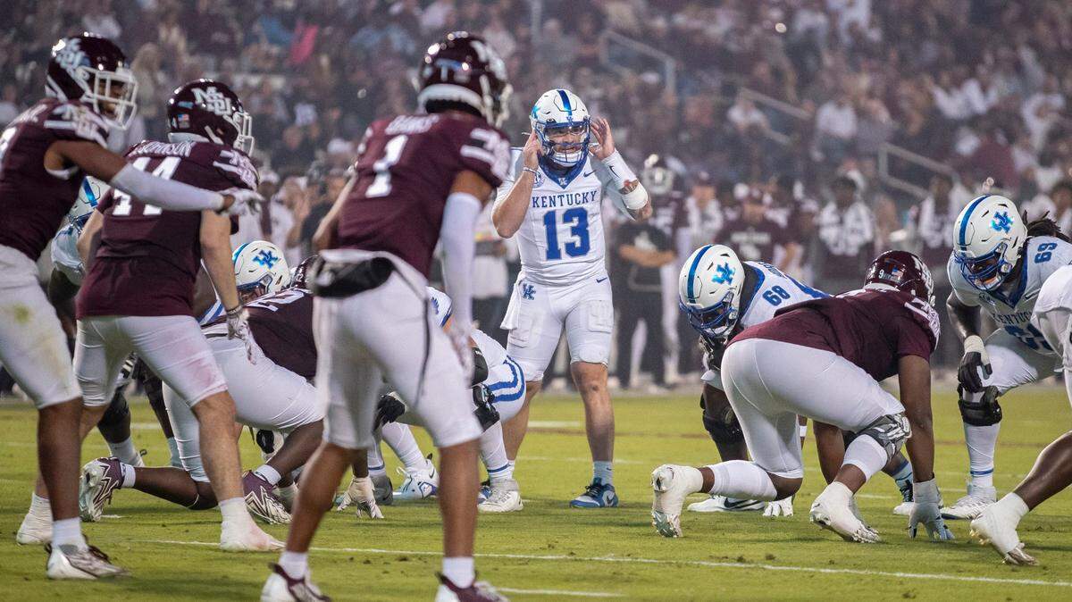 Mark Stoops hopeful about Devin Leary’s health after win at Mississippi State