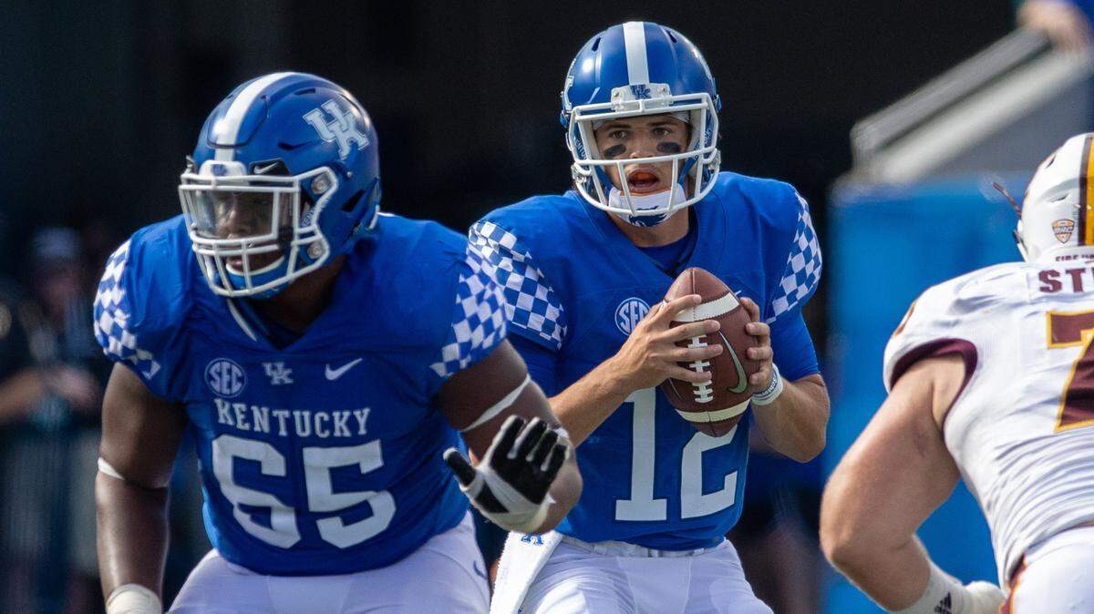 Gunnar Hoak, a backup quarterback at UK, entered the NCAA transfer portal on Tuesday.