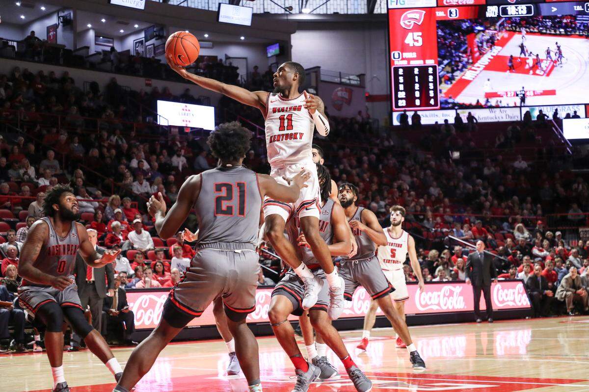 Former Paul Laurence Dunbar star Taveion Hollingsworth (2017) is one of three winners of the Kentucky Mr. Basketball Award on the 2020-21 Western Kentucky Hilltoppers roster. Ex-Owen County star Carson Williams (2016) and former Collins star Dayvion McKnight (2020) are the others.