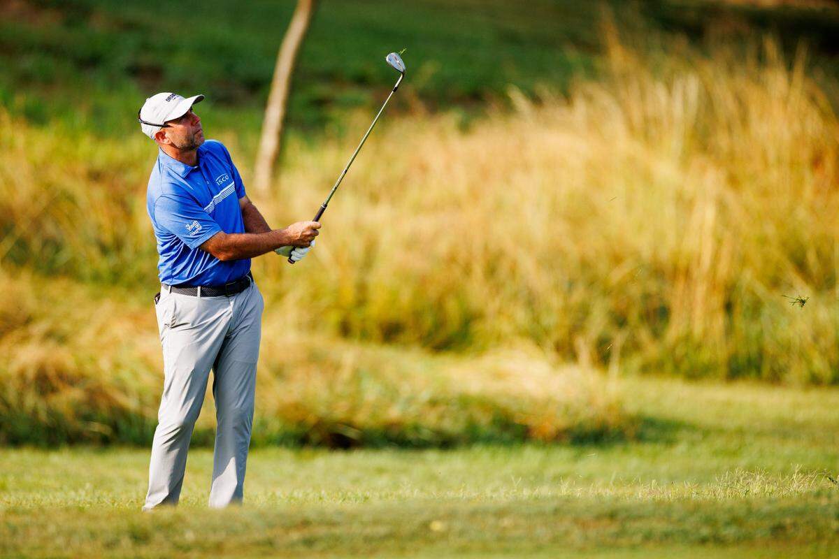Josh Teater chips his third shot onto the 11th green during the first round of the Barbasol Championship last year. Teater is in the Barbasol field again in 2023 via a sponsor’s exemption.