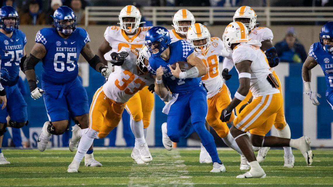 Is there a scenario where UK football goes 11-1 in 2022 — and Cats fans are unhappy?