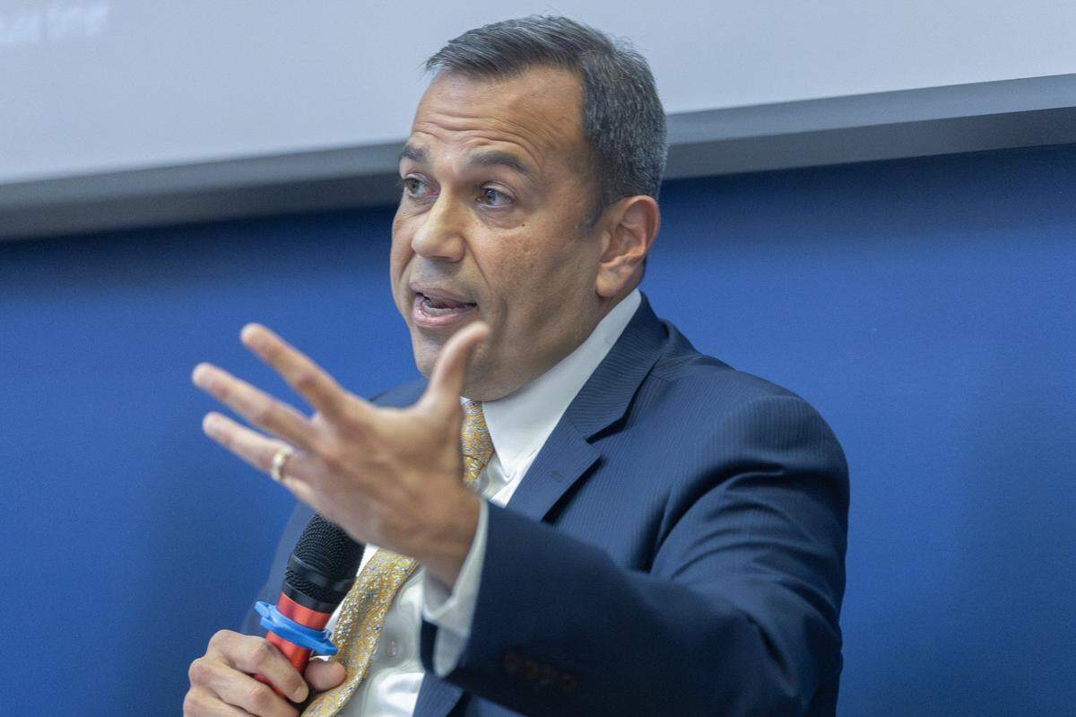 Former Kentucky state Sen. Ralph Alvarado, a candidate for Kentucky's 6th Congressional District, speaks during a candidate forum hosted by the College Republicans at the University of Kentucky and Transylvania in Lexington, Ky., on Wednesday, Oct. 1, 2025.