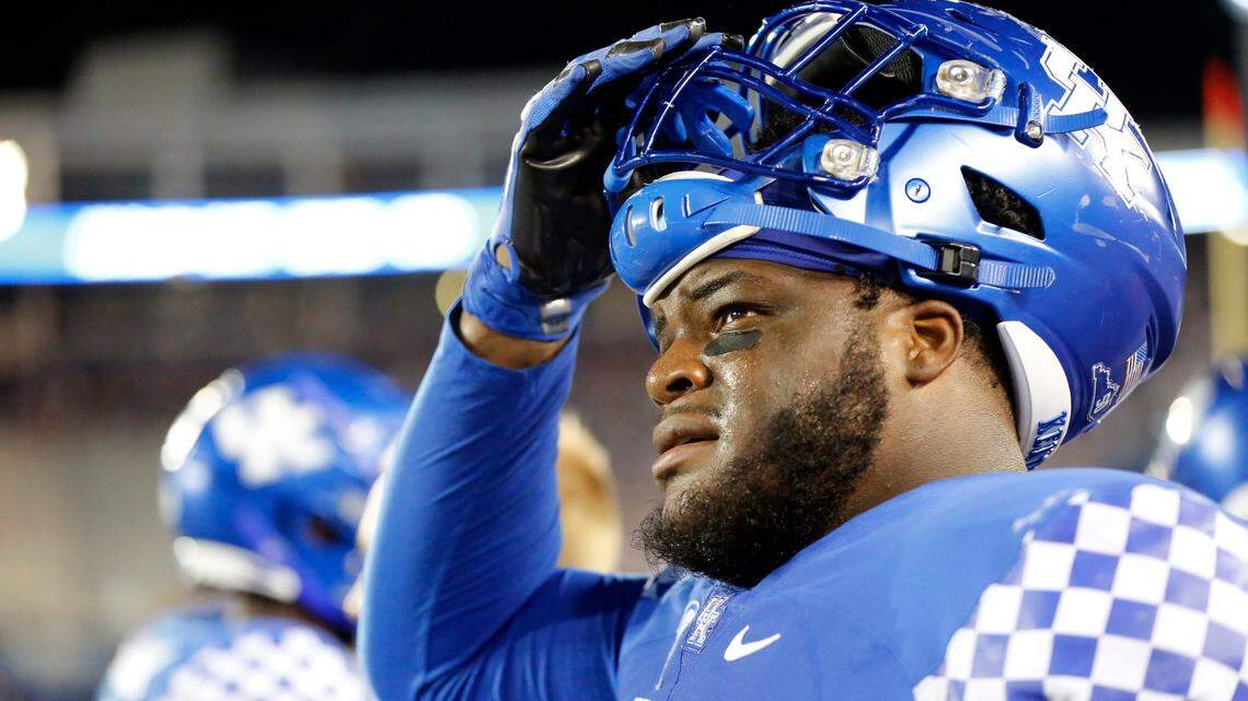 Kentucky football team loses key defensive player early in game against Florida