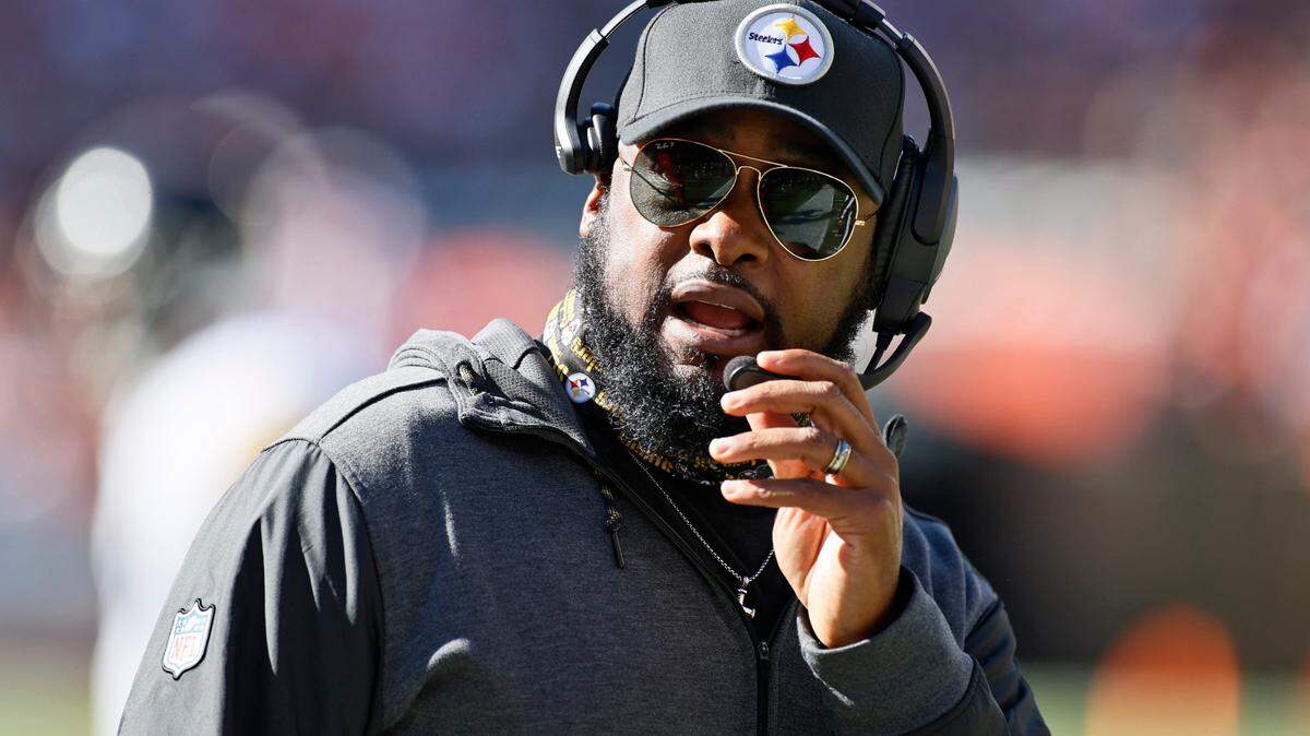 Pittsburgh Steelers head coach Mike Tomlin watches during the first half of an NFL football game against the Cleveland Browns, Sunday, Oct. 31, 2021, in Cleveland. (AP Photo/Ron Schwane)