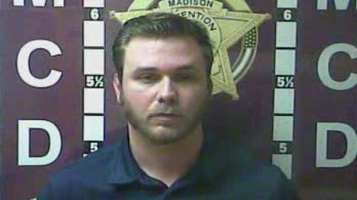 Jordan Chapman, a former teacher at Grayson and Madison county, allegedly sent explicit photos to a 17-year-old.
