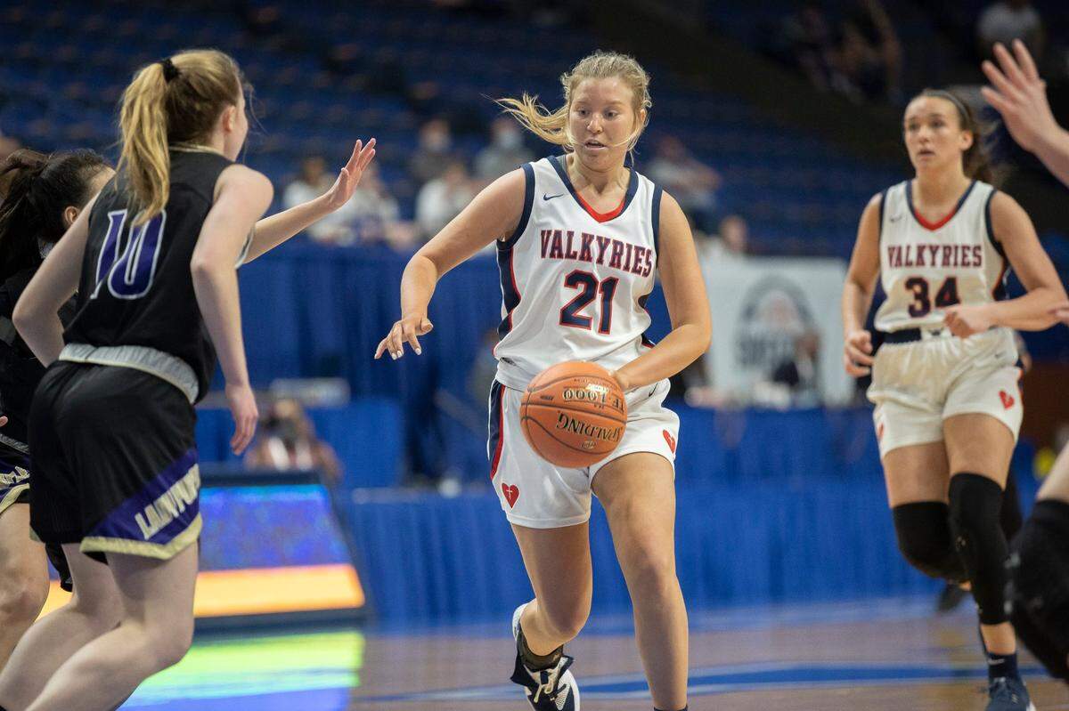 Reagan Bender (21) and Sacred Heart are back to defend last season’s Sweet 16 championship.