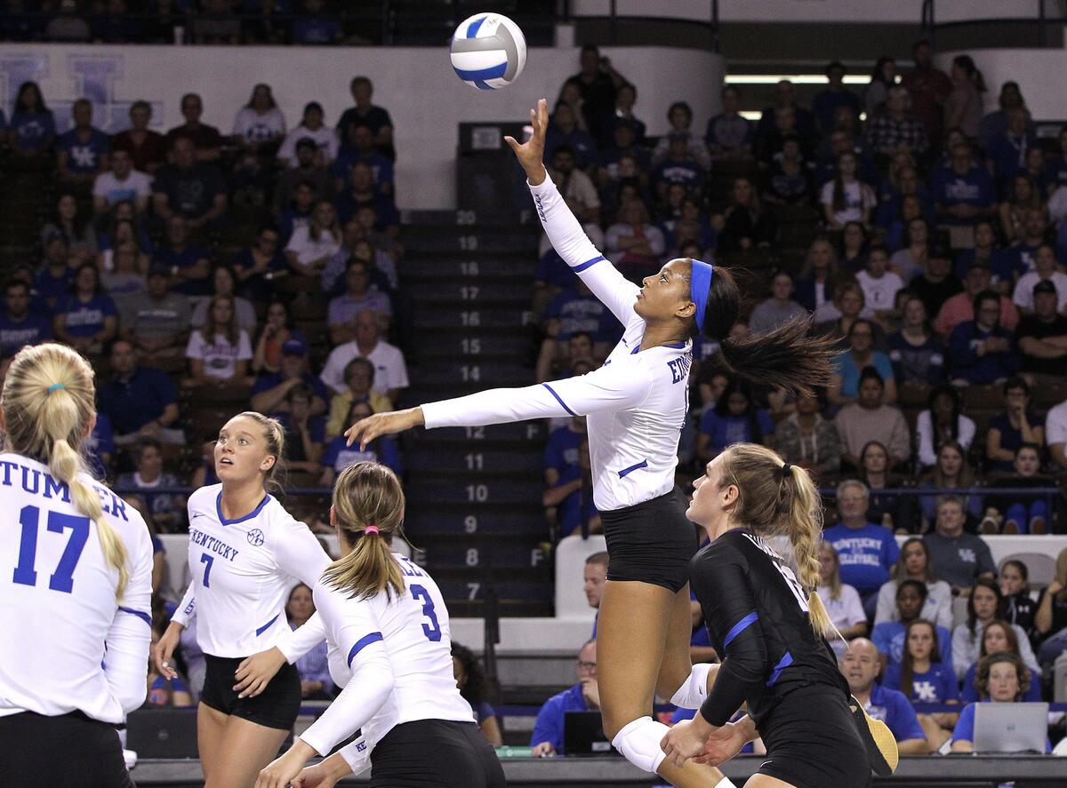 Leah Edmond had 19 kills during Kentucky’s victory over Florida in Memorial Coliseum on Sunday.