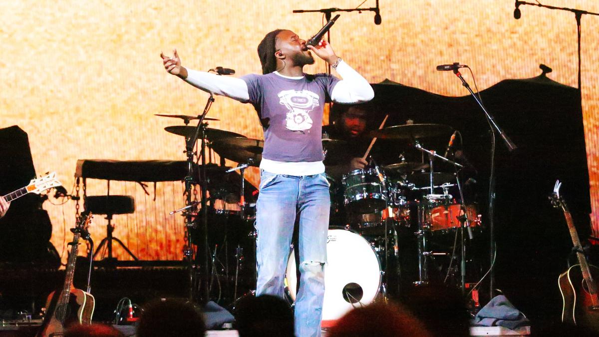 Grammy-nominated musician, singer, songwriter, and record producer Shaboozey sings his viral hit “A Bar Song (Tipsy)” for a large crowd at Rupp Arena on November 8, 2024, in Lexington, Ky.