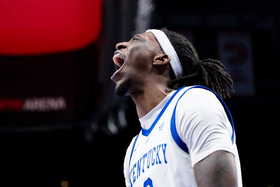 Kentucky forward Aaron Bradshaw (2) celebrates his team’s defeat of North Carolina in the CBS Sports Classic at State Farm Arena in Atlanta.