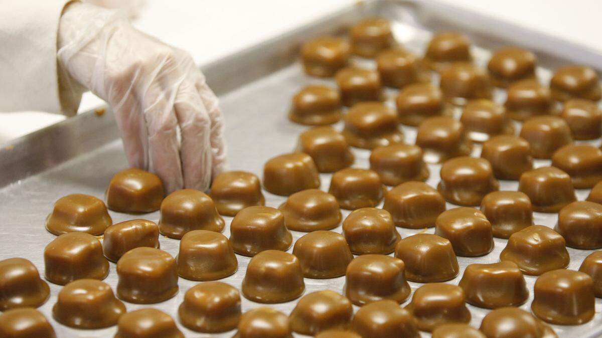 Freshly dipped Modjeskas are hand-wrapped at the Bauer’s Candy factory in Lawrenceburg, Ky., Tuesday, February 8, 2011. The company makes the famous Modjeska candy, a marshmallow covered in caramel.