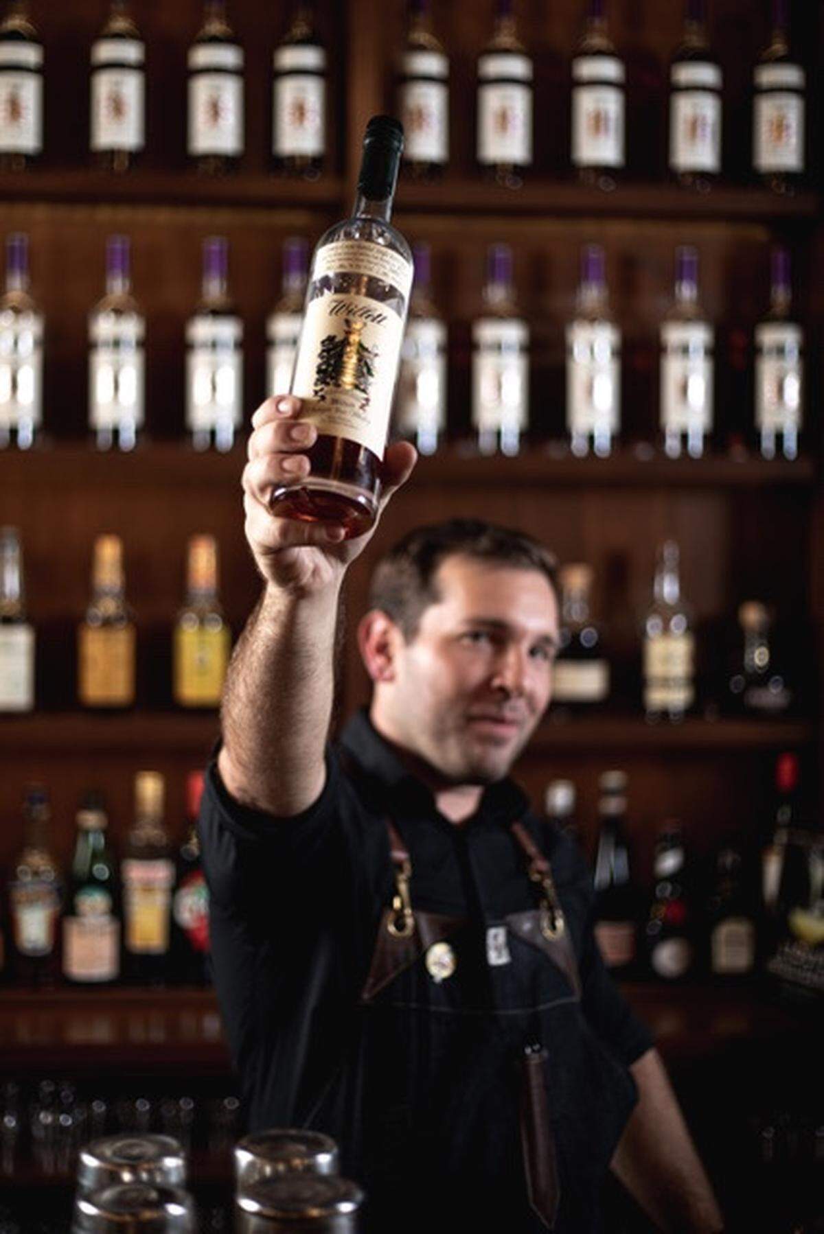 Andy at the bar at the Willett Distillery