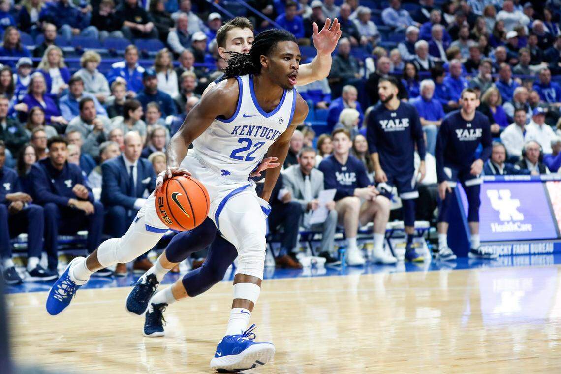 Kentucky guard Cason Wallace drives to the basket against Yale in the Wildcats’ victory on Saturday afternoon.