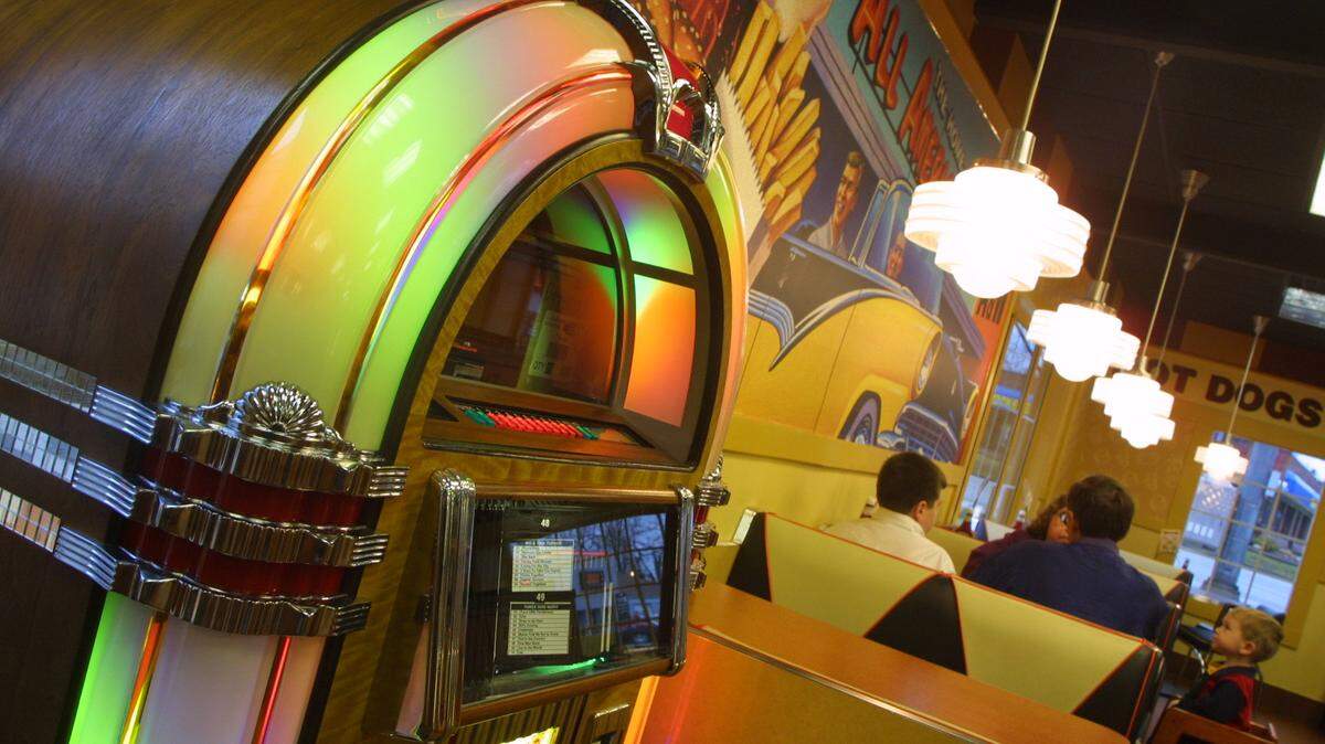 010223jukeboxfmrb