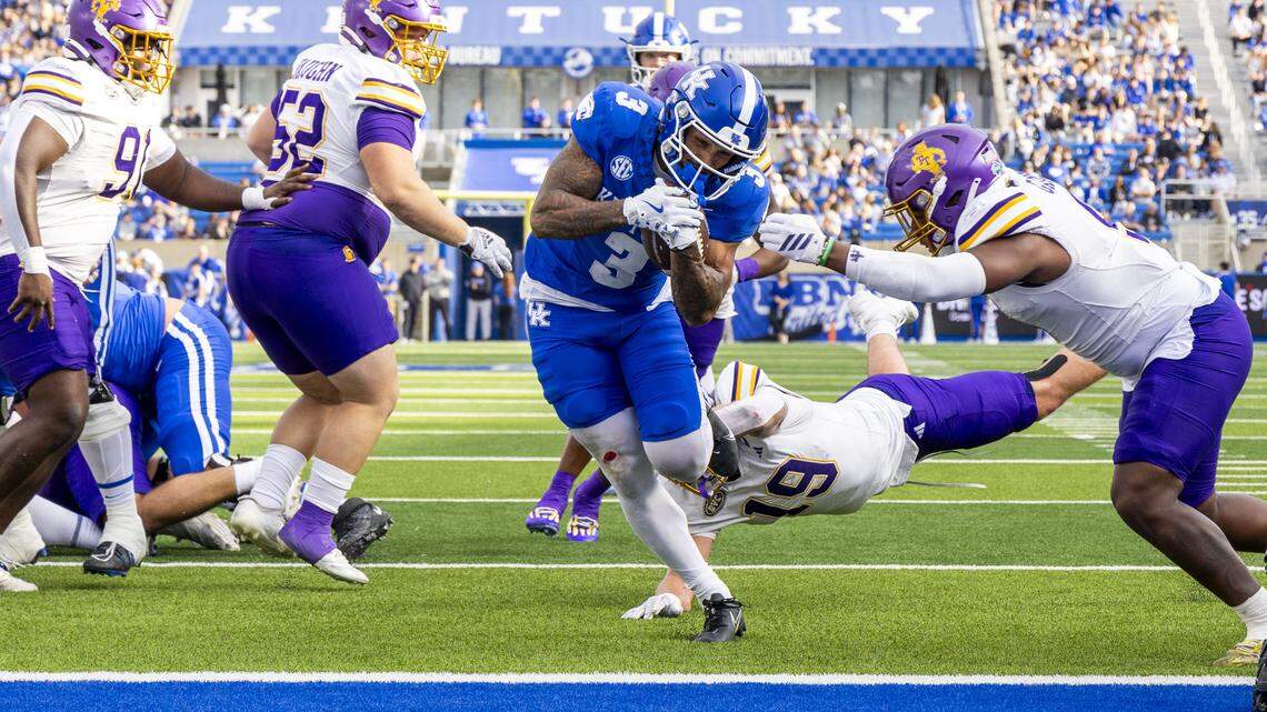 Kentucky running back Seth McGowan (3) scored on a 4-yard touchdown run during UK’s 42-10 win over Tennessee Tech last week. McGowan has 12 rushing touchdowns this season.