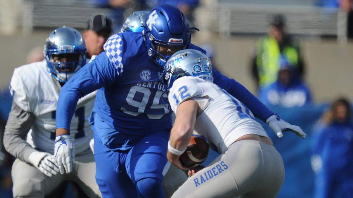 Kentucky nose guard Quinton Bohanna started 33 times in 45 games.