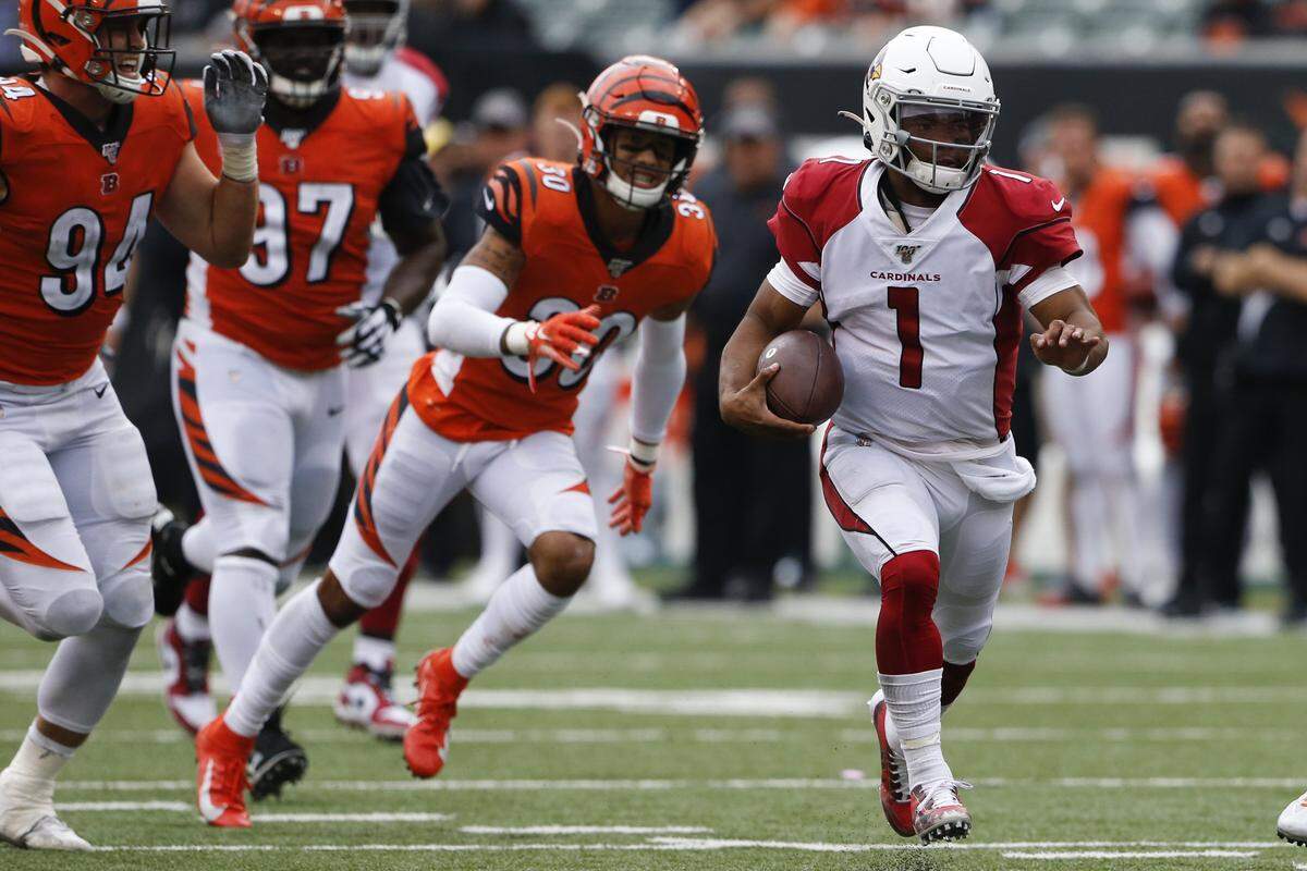 Cardinals rookie quarterback Kyler Murray (1) rushed for 93 yards and passed for 253 in Sunday’s win in Cincinnati.