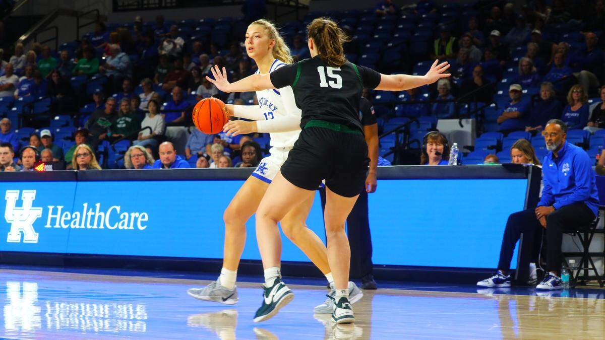 Sophomore Clara Strack finished her Kentucky debut with 22 points and six rebounds.