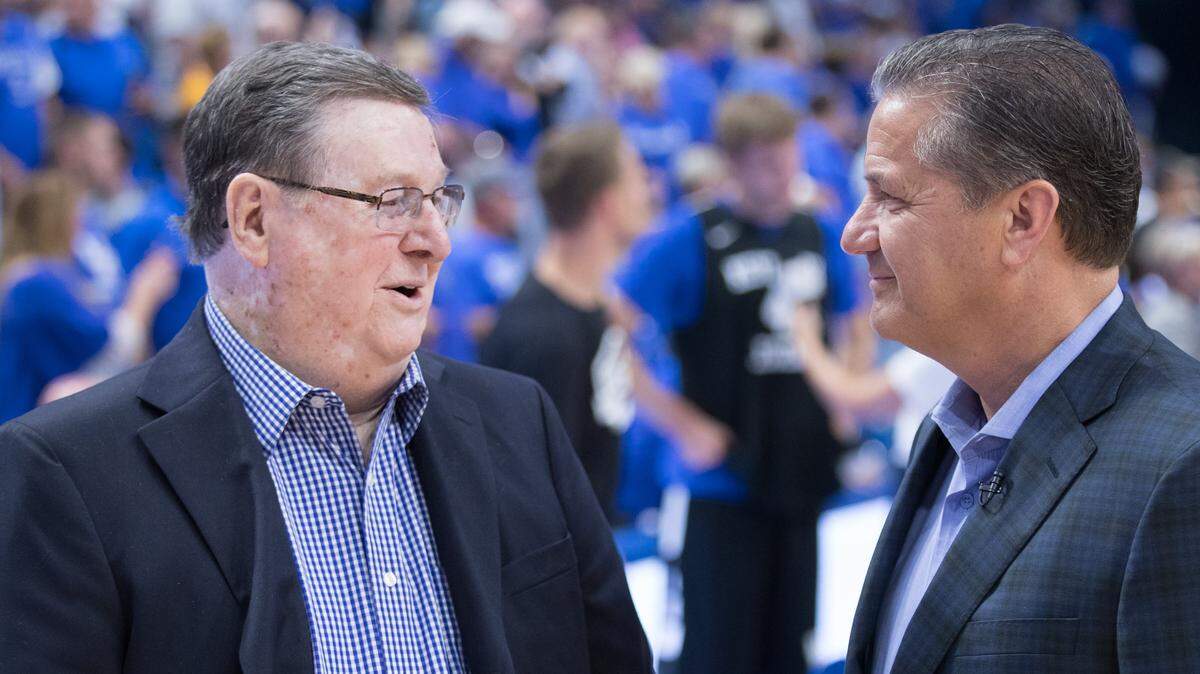 Joe B. Hall and John Calipari chatted before the UK Alumni Charity basketball game in Rupp Arena in 2017. Calipari has made sure fans recognized Hall’s accomplishments numerous times during his UK coaching tenure.