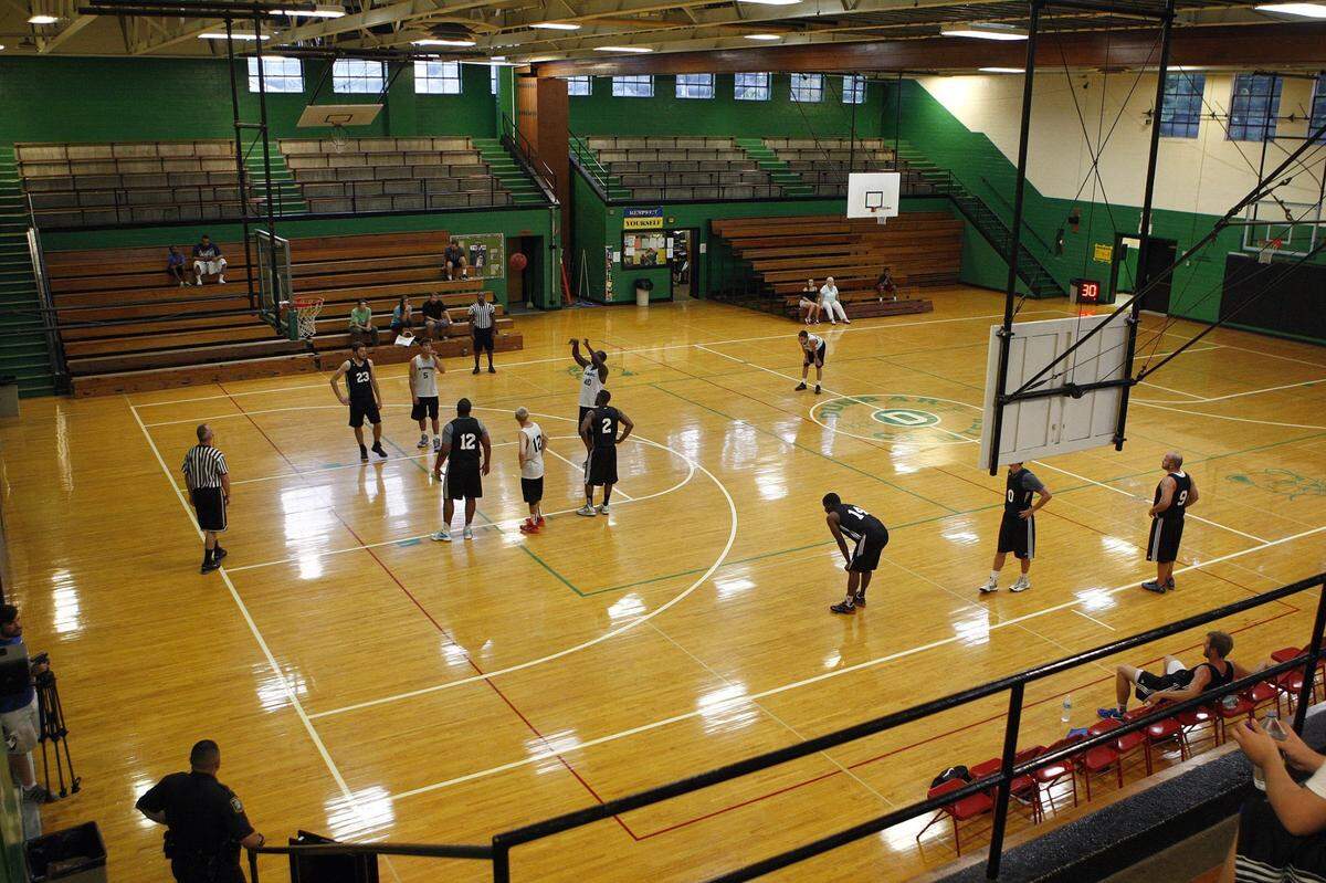 The Dunbar Community Center includes the gym of the original Dunbar High School Bearcats. The Paul Laurence Dunbar Bulldogs boys’ basketball team is scheduled to play Central there on Saturday.