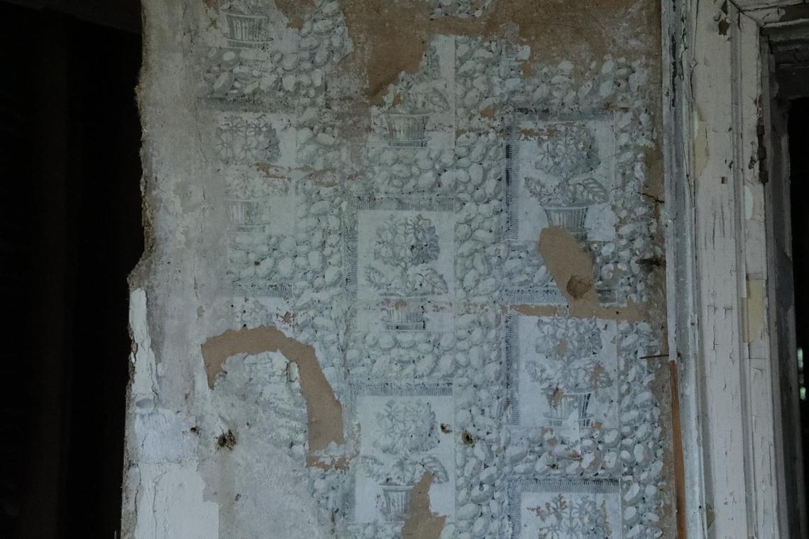 Extremely rare wallpaper dating back to the villa’s original construction, at the historic Pope Villa.