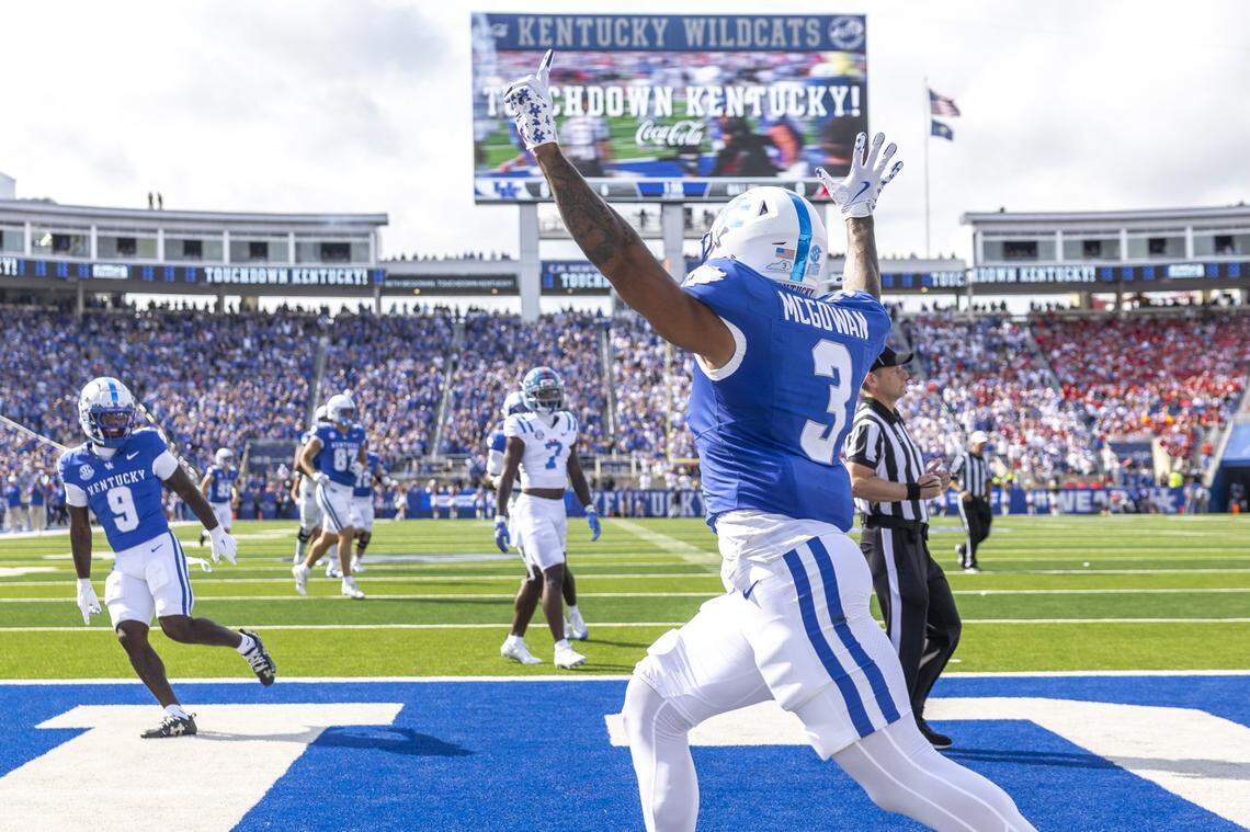 Kentucky running back Seth McGowan (3) celebrated after scoring one of his two touchdown runs in UK’s 30-23 loss to then-No. 20 Mississippi last week. McGowan and the Wildcats will face Eastern Michigan this Saturday night at Kroger Field.
