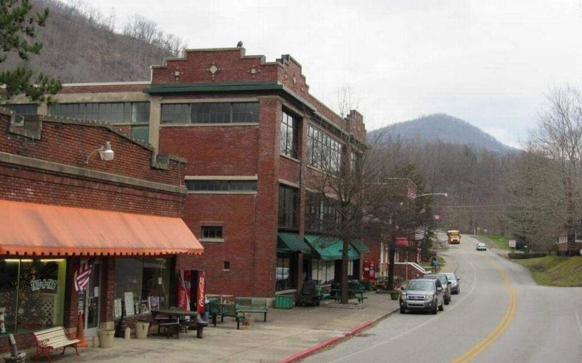 The taller building at left, built in 1923, was the coal-company commissary in Benham, where miners could buy a wide range of goods. The building, which now houses the Kentucky Coal Mining Museum, is among the historic structures in downtown Benham.