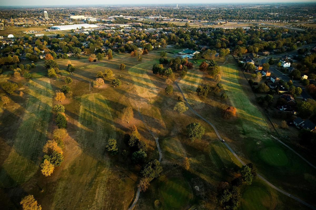 Developers want to put 343 homes, townhouses and condos the 130-acre Lone Oak Golf Course in Nicholasville.