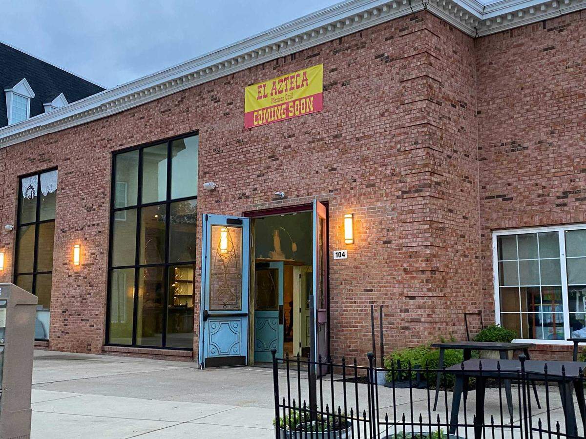 A sign on a building at 1060 Chinoe says that El Azteca Mexican Grill is coming soon.
