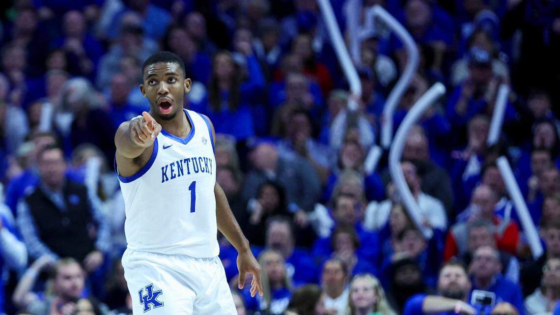 Kentucky’s win over Louisville impresses voters. Cats jump Duke in new Top 25 rankings.