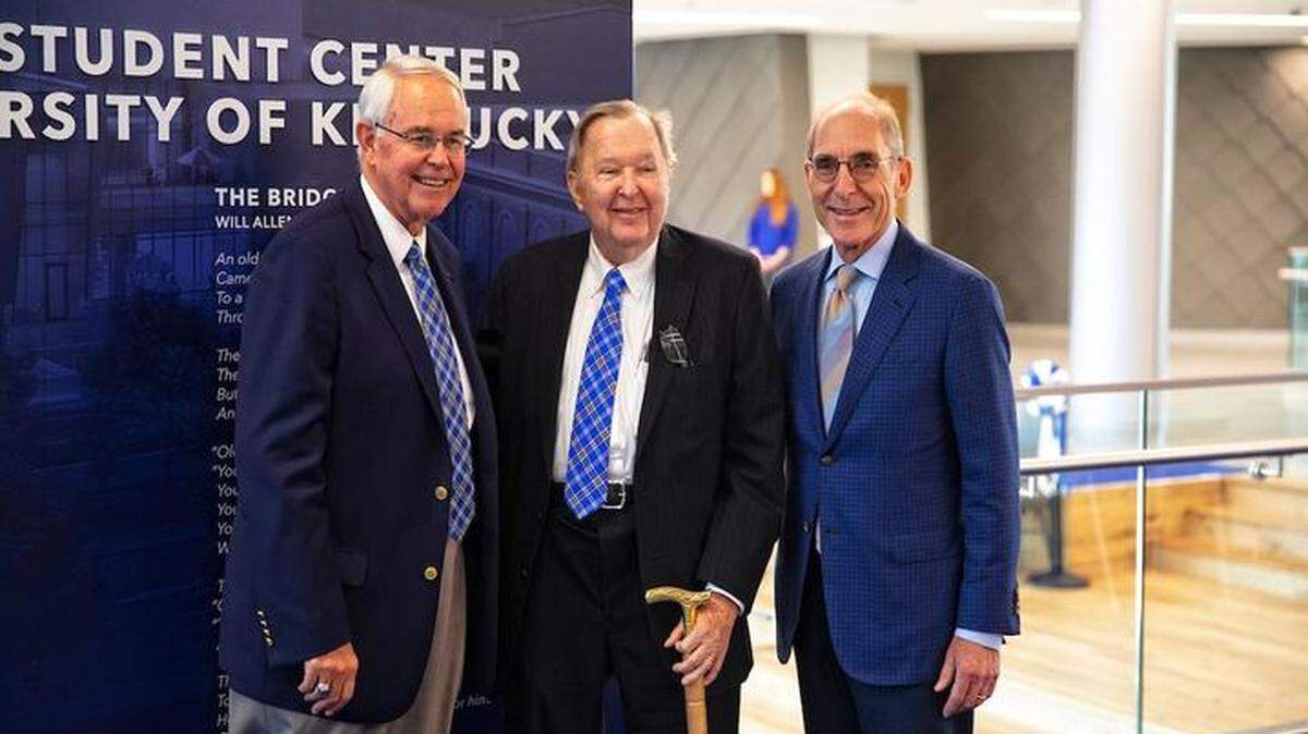 Left to right: Mike Richey, Bill Gatton and UK President Eli Capilouto at the dedication of the Gatton Student Center on Aug. 31, 2018.