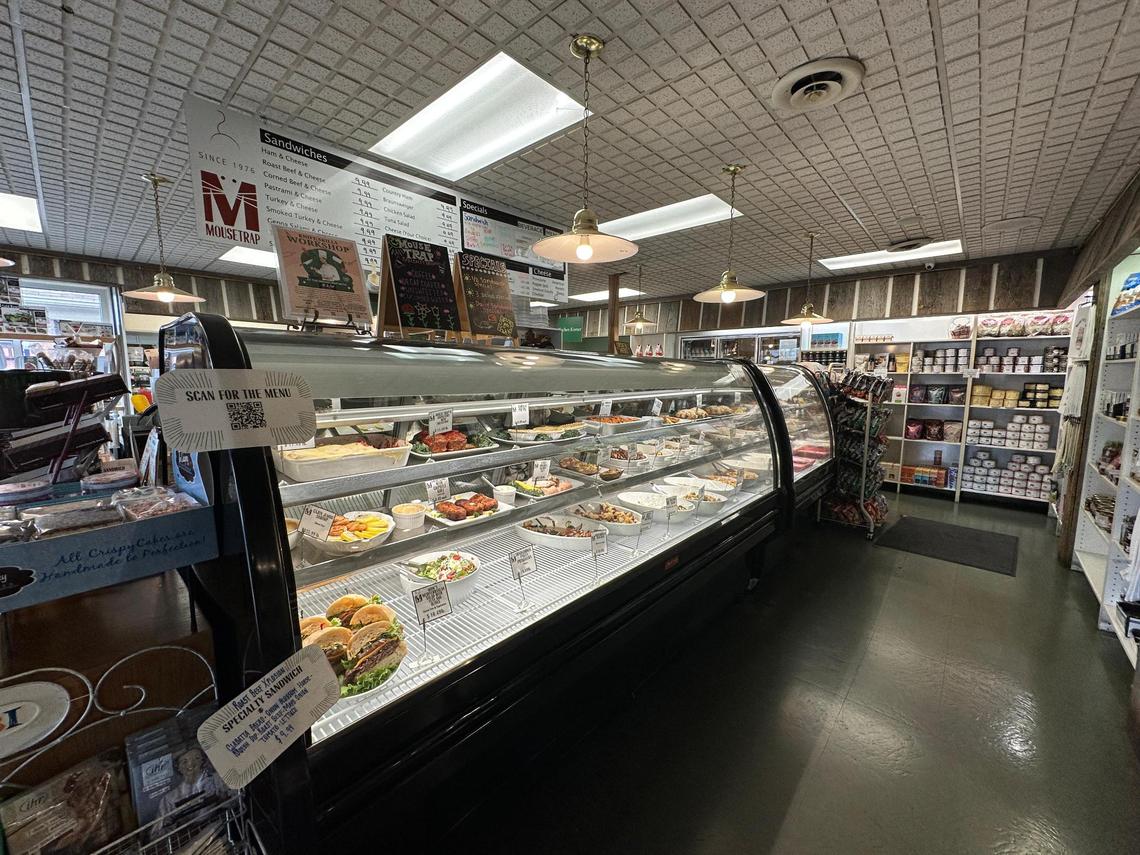The Mousetrap is a specialty grocery food, kitchen and tabletop shop located in the Lansdowne Shoppes.