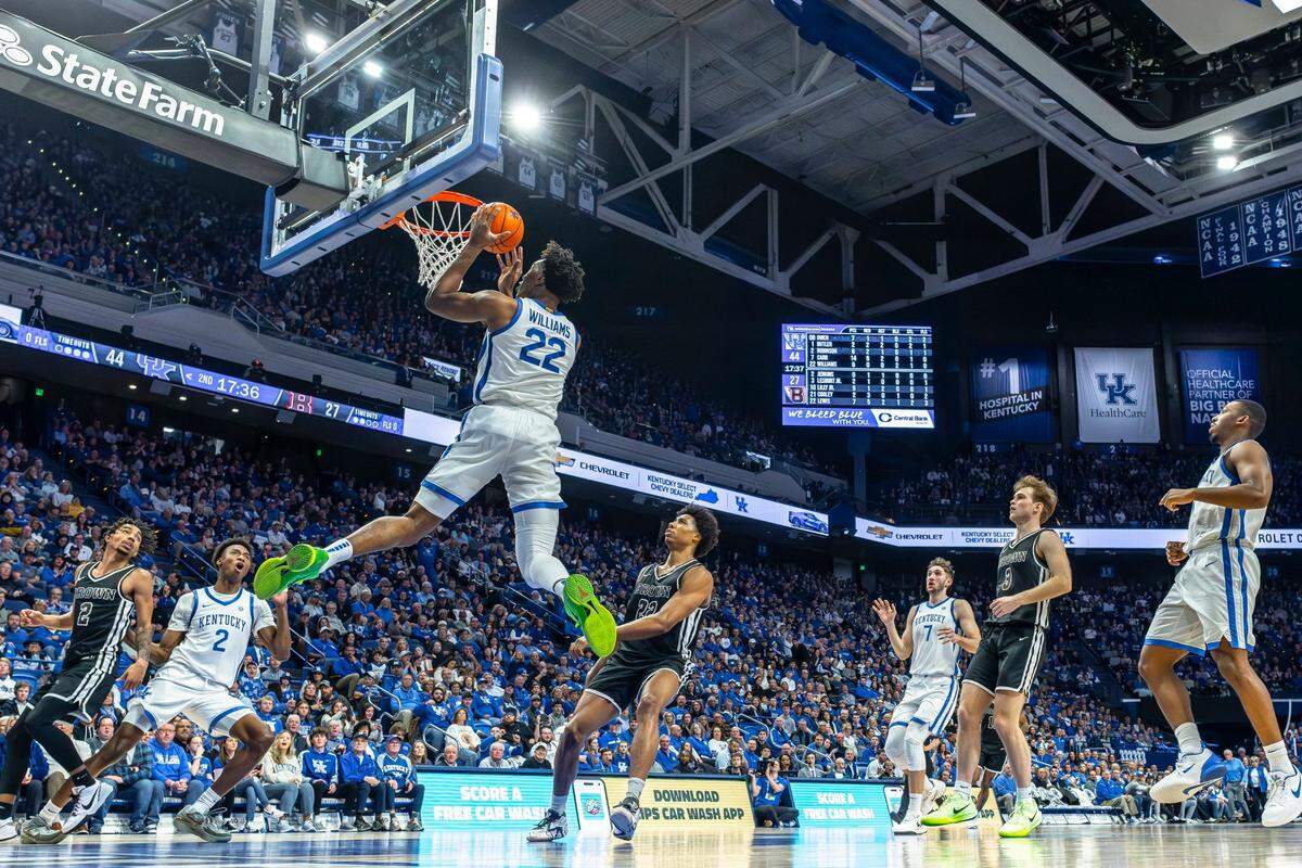 Kentucky center Amari Williams (22) shoots the ball during a game against Brown at Rupp Arena on Tuesday.
