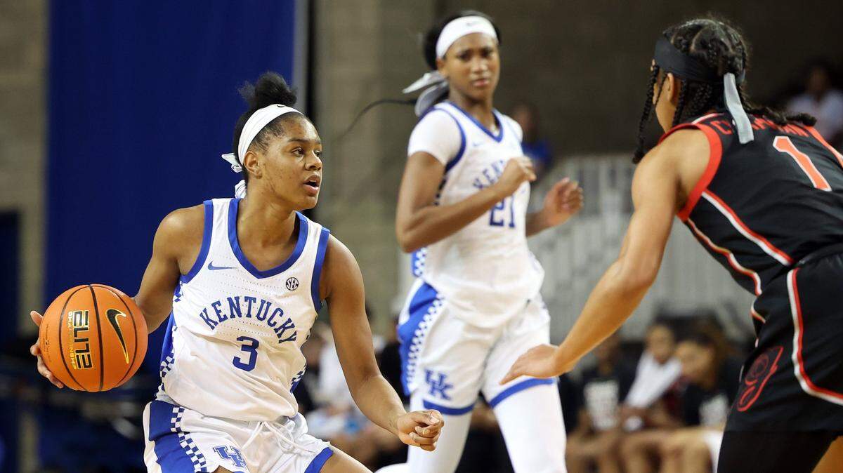 Kentucky freshman Kennedy Cambridge (3) announced Sunday night that she has entered the transfer portal.
