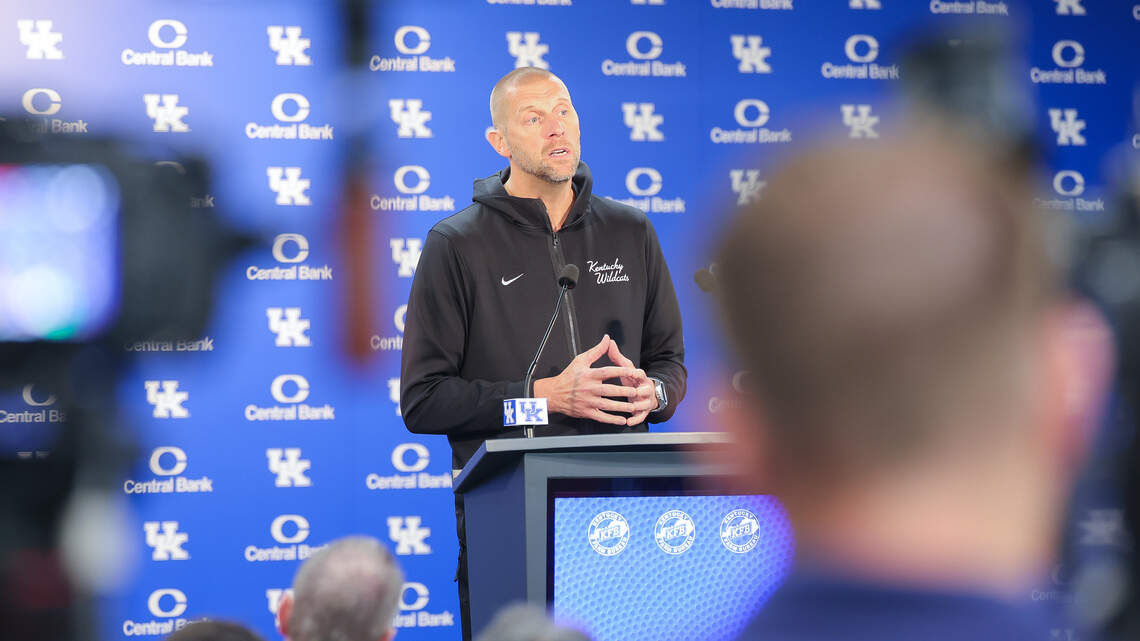 Mark Pope’s UK basketball team will go into the preseason with injury issues