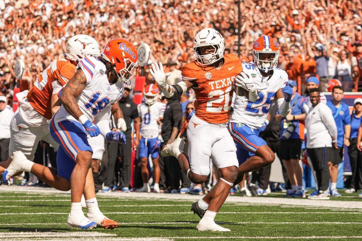 Texas standout running back Quintrevion Wisner (26) has been limited to three games so far this season due to a hamstring injury. Last season, in the Longhorns’ 31-14 win over Kentucky in Austin, Wisner ran for 158 yards and a touchdown.