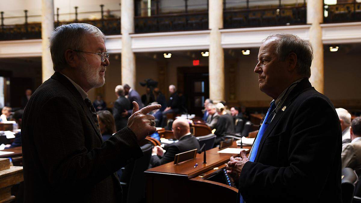 Beshear signs bill requiring age verification for porn website users in Kentucky